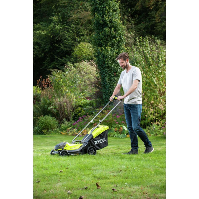 Ryobi ONE+ RLM18C33B25 18v Cordless Lawnmower (No Mulching Plug) USED